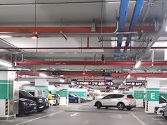 -北外滩来福士办公楼西塔-地下停车场