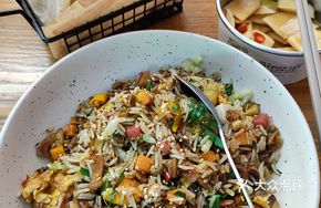 Xiangxi Grandmother's Vegetable Fried Rice with Free-range Eggs