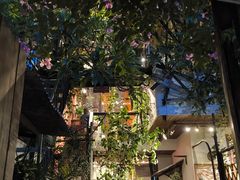 -Cuc Gach Quan Restaurant
