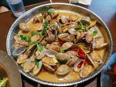 -曼听小寨海鲜烧烤·大连辣炒大王(盖州街店)