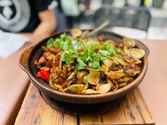 白贝土鱿海陆啫鸡煲-大头唛·啫鸡煲.粤菜.专门店(289艺术园区店)