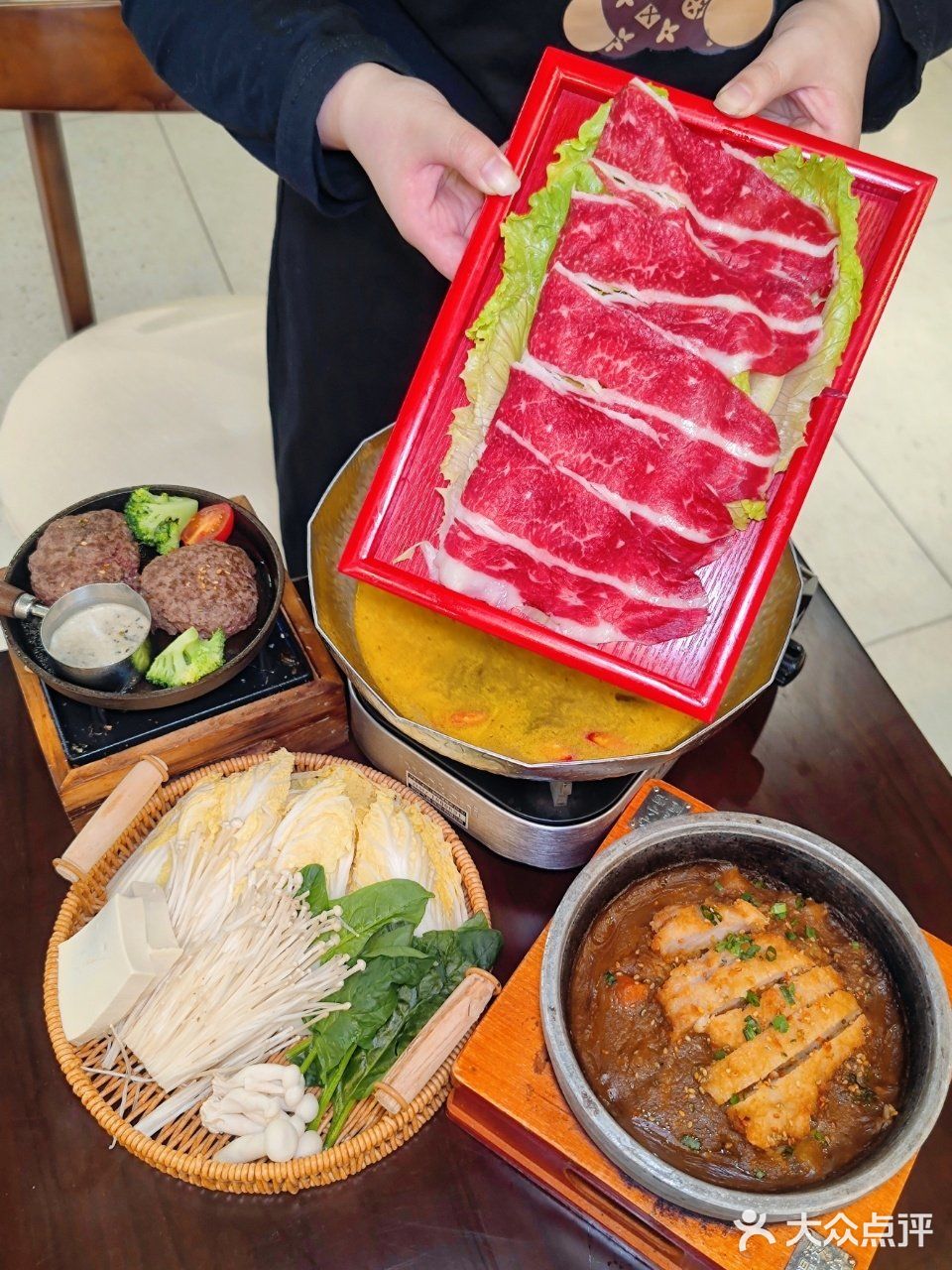 魔都也有火爆杭州福州的牛肉饼饭啦，我先尝为敬‼️
