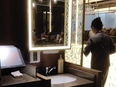 -捞王锅物料理(上海世茂广场店)