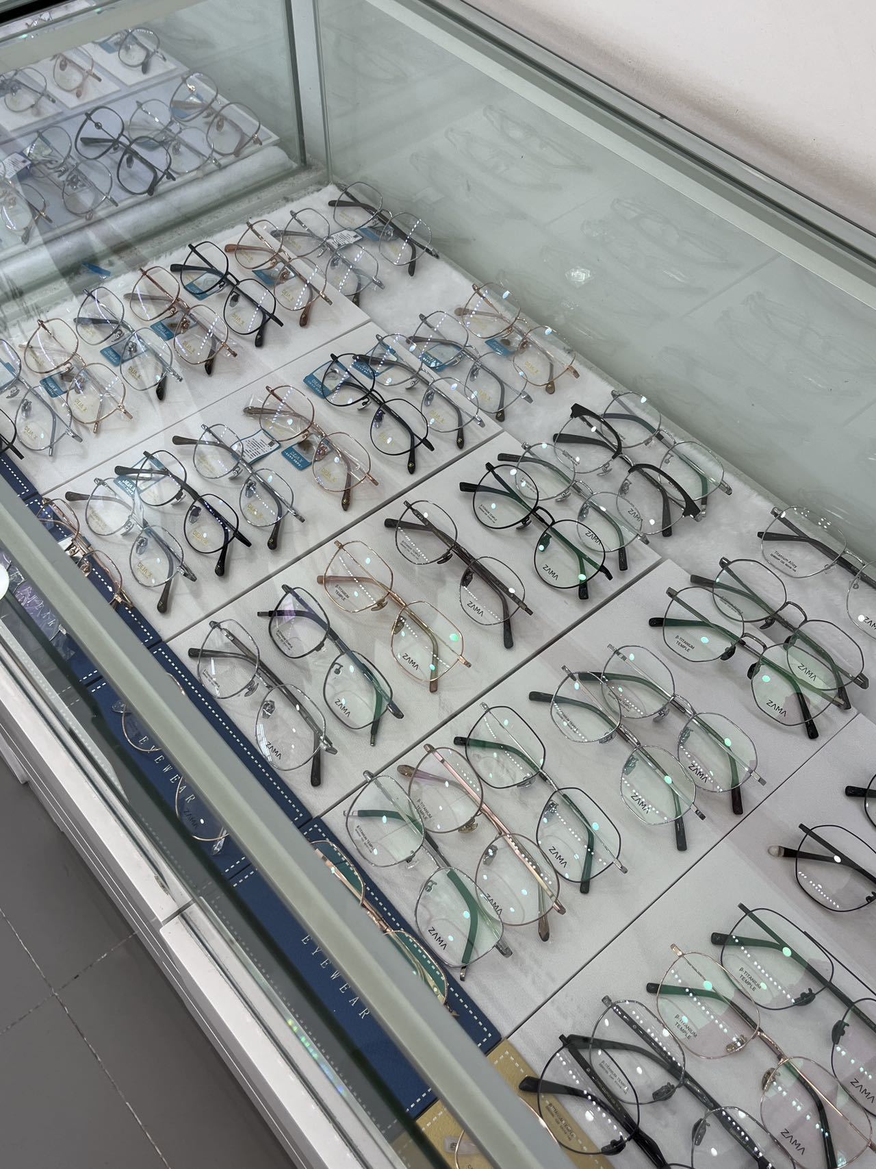 为什么眼镜店不卖明月镜片阿贝数越大越好吗为什么在线 为什么眼镜店不卖明月镜片阿贝数越大越好吗为什么在线