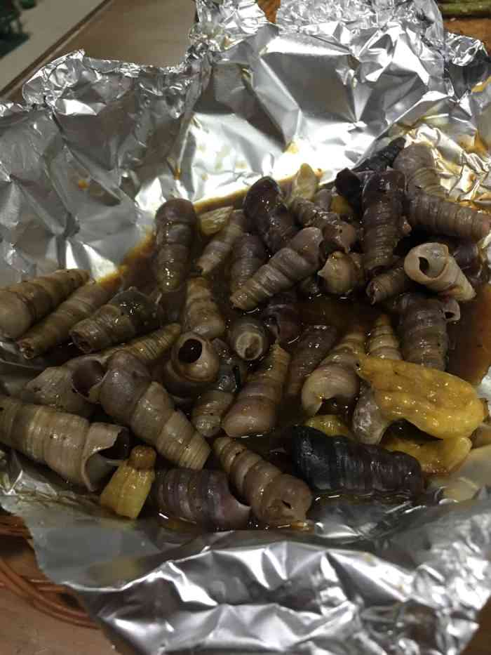 打分 锡纸钉螺很好吃,超入味,很新鲜,肉串也不错哦!卫生环境还可以