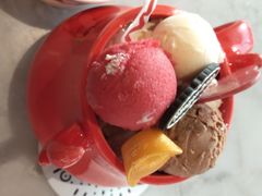 嗨杯牛Year冰淇淋-哈根达斯(赛特奥莱店)