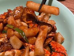 梭子蟹炒年糕-弄堂里·寻味杭州(湖滨银泰in77C区店)