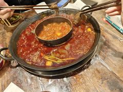 牛油番茄鸳鸯锅-乡当俏老火锅