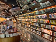 -钟书阁(珍园店)