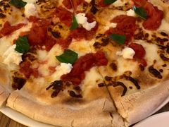 -城市大道红炉披萨烘焙坊