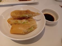 鸡丝鲜虾春卷-粤财皇冠假日酒店·彩华轩中餐厅
