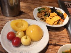 -老牌坊云南鱼豆花火锅(爱建店)