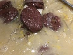 东北酸菜血肠锅-小俩口烧烤东北菜(双井店)