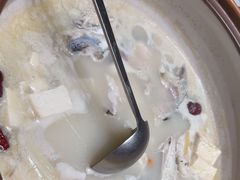 -忆江南·临江鱼馆