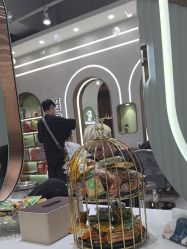 -妃格美发沙龙·烫发·染发