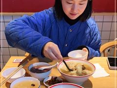 -八二小区抄手(龙湖上城天街店)