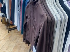 -lululemon(上海浦东IFC店)