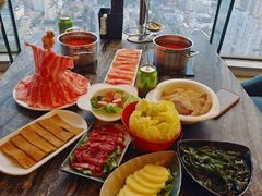 -云中捞高空旋转餐厅(商茂世纪广场店)