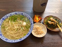 牛肉拉面 VS 鸡丝拉面-玲荷鸡丝面(经开万达店)