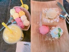 -莓园冰淇淋店