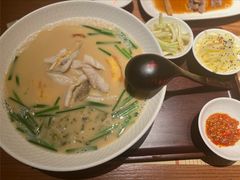 -荣家黄鱼面(前滩太古里店)