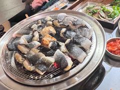 -围炉肉舍•炭烤活鳗•丹东海鲜烤肉(步行街店)