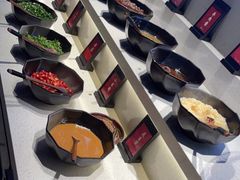 自助调料区-辣伍鲜毛肚老火锅(元一店)