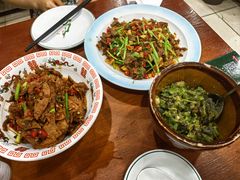 -湖南人家湘菜馆(镇江路店)