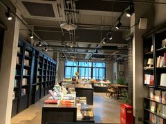 -阅西安新华书店(翠华南路店)