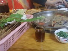 -何氏串串香火锅(翠亨店)