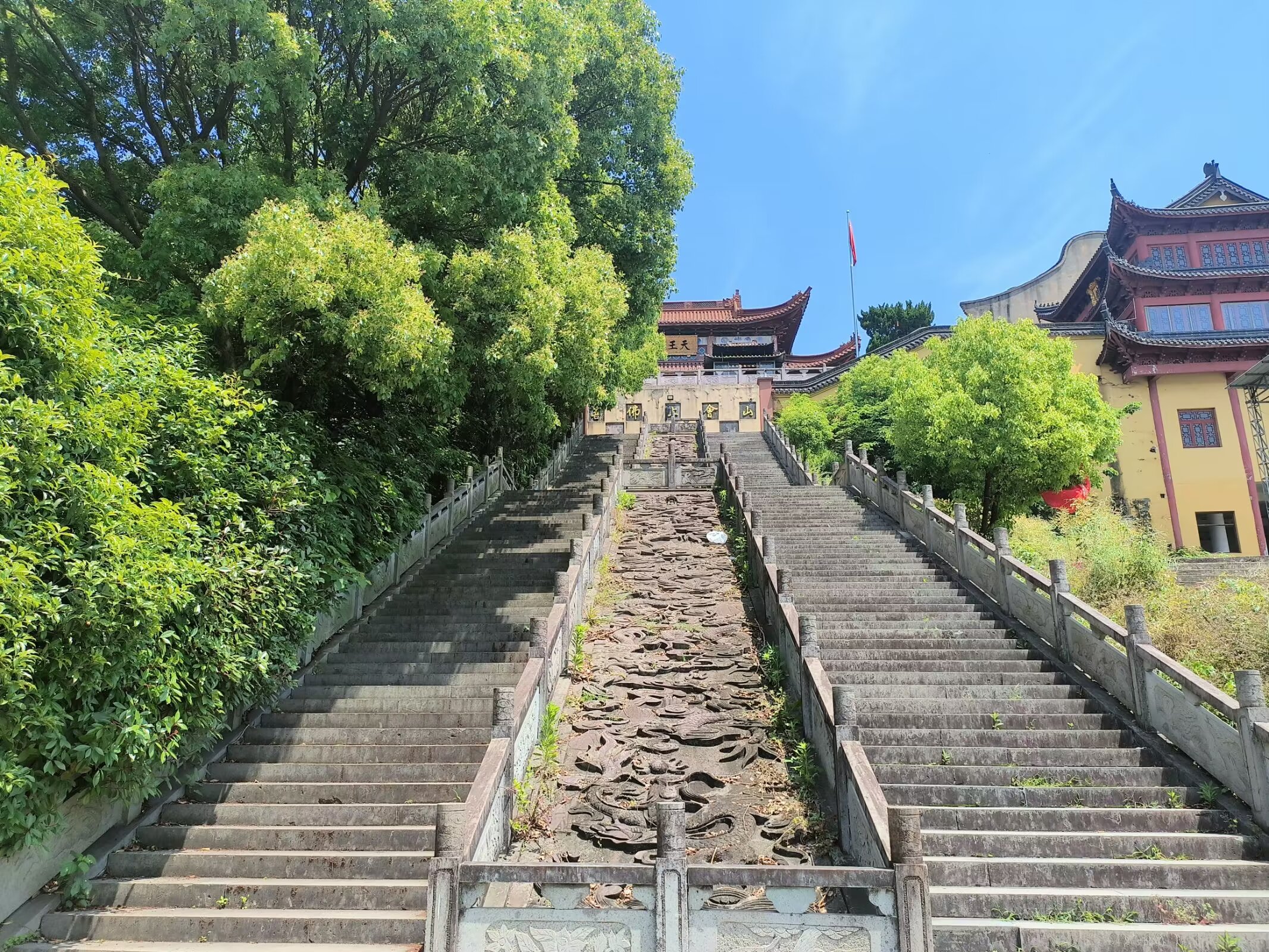 龙潭灵山寺图片