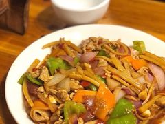 酸笋小炒肉-老街坊餐吧