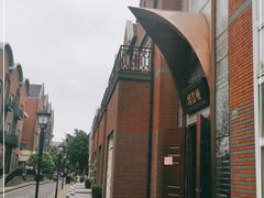 -钟书阁(松江泰晤士小镇店)