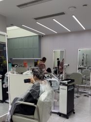 -PE SALON