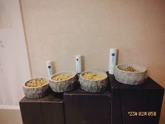 -灸春堂·艾灸·痛症·整脊连锁(之江银泰店)