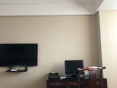 -乌兰湖畔草坪轻奢营地