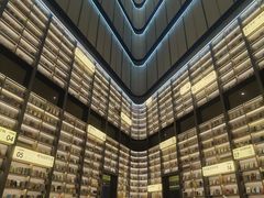-上海虹桥中心爱琴海亚朵S酒店