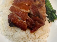 脆皮乳猪-龍記飯店