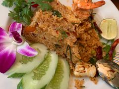 -Chom Cafe and Restaurant