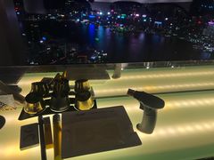 -OZONE 顶楼酒吧(香港丽思卡尔顿酒店)