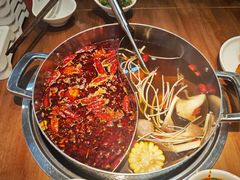 -来龍儿鲜切牛肉自助老火锅