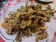 炸平菇-东北哈尔滨酱骨头馆房掌柜铁锅炖