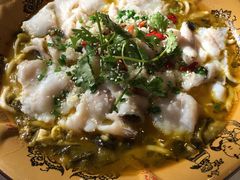 酸菜黑鱼煲-阿英煲(凉城路店)