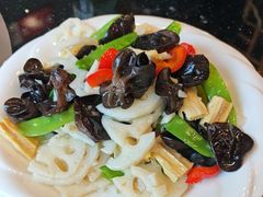 -铁锅炖灶台鱼老三炖鱼馆