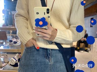 🟠  他们家装修很抢眼 又有美式风格的工业感