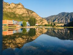 -百里峡七彩艺术小镇