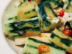 刮皮黄瓜-老佛爷铜炉蛙锅(海岸城店)