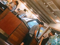 -莓园冰淇淋店