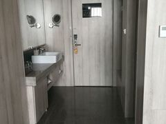 -西安大雁塔科技大学地铁站亚朵酒店