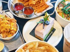 -W COLLECTIVE  DESSERT SHOP